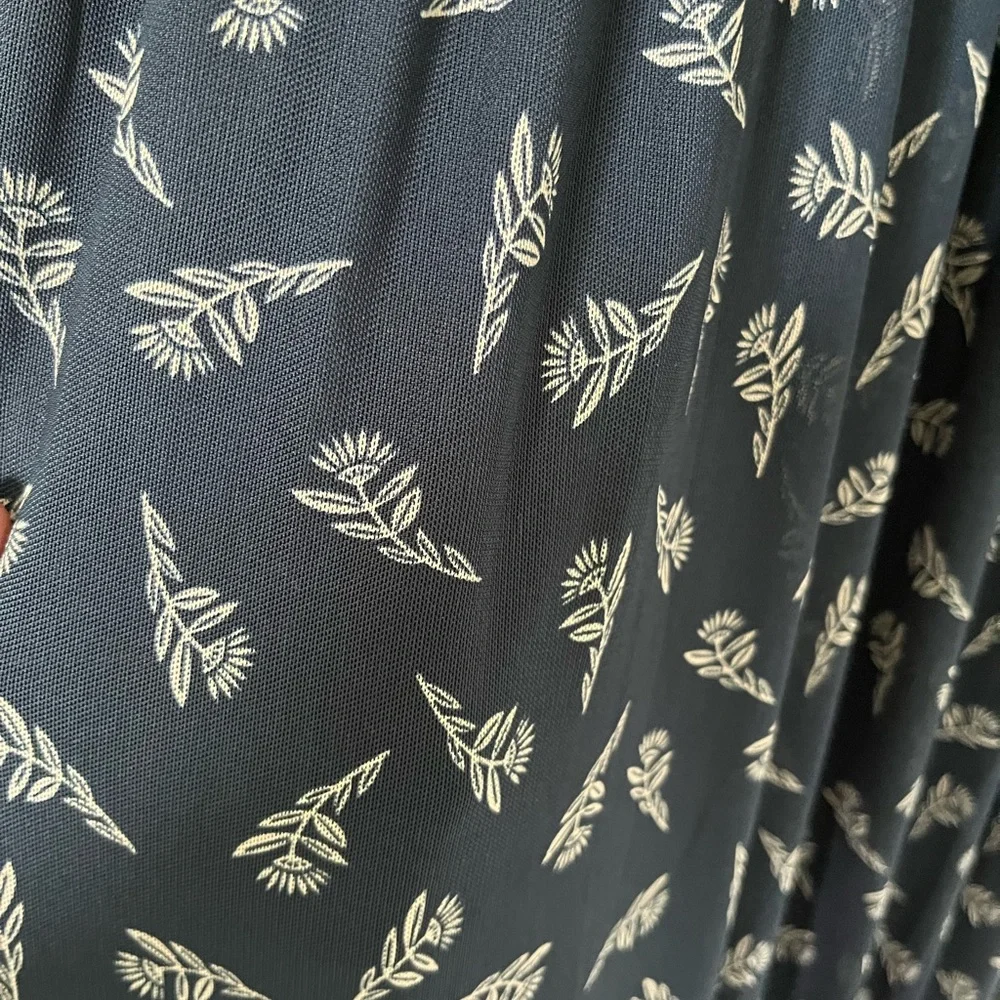 Long sleeve, floor length dress from Knox Rose. Size small women’s. - Picture 2 of 3